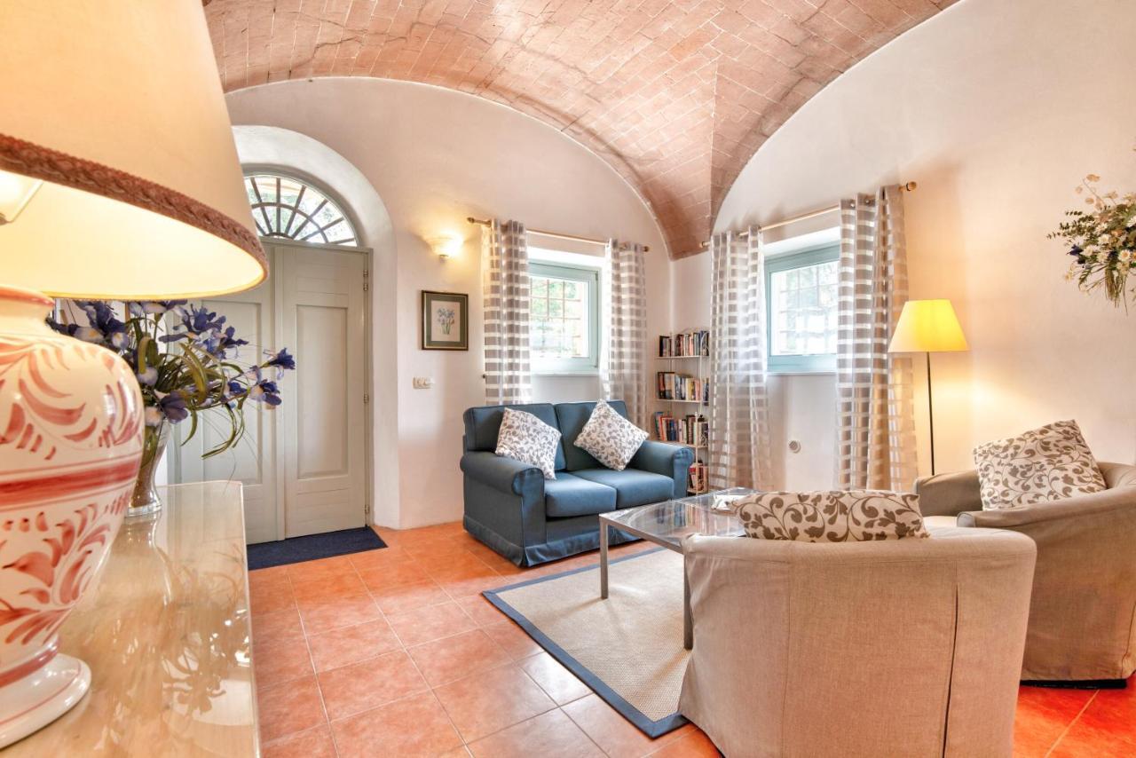 Appartamenti Villa La Fonte Сан Джиминяно Екстериор снимка