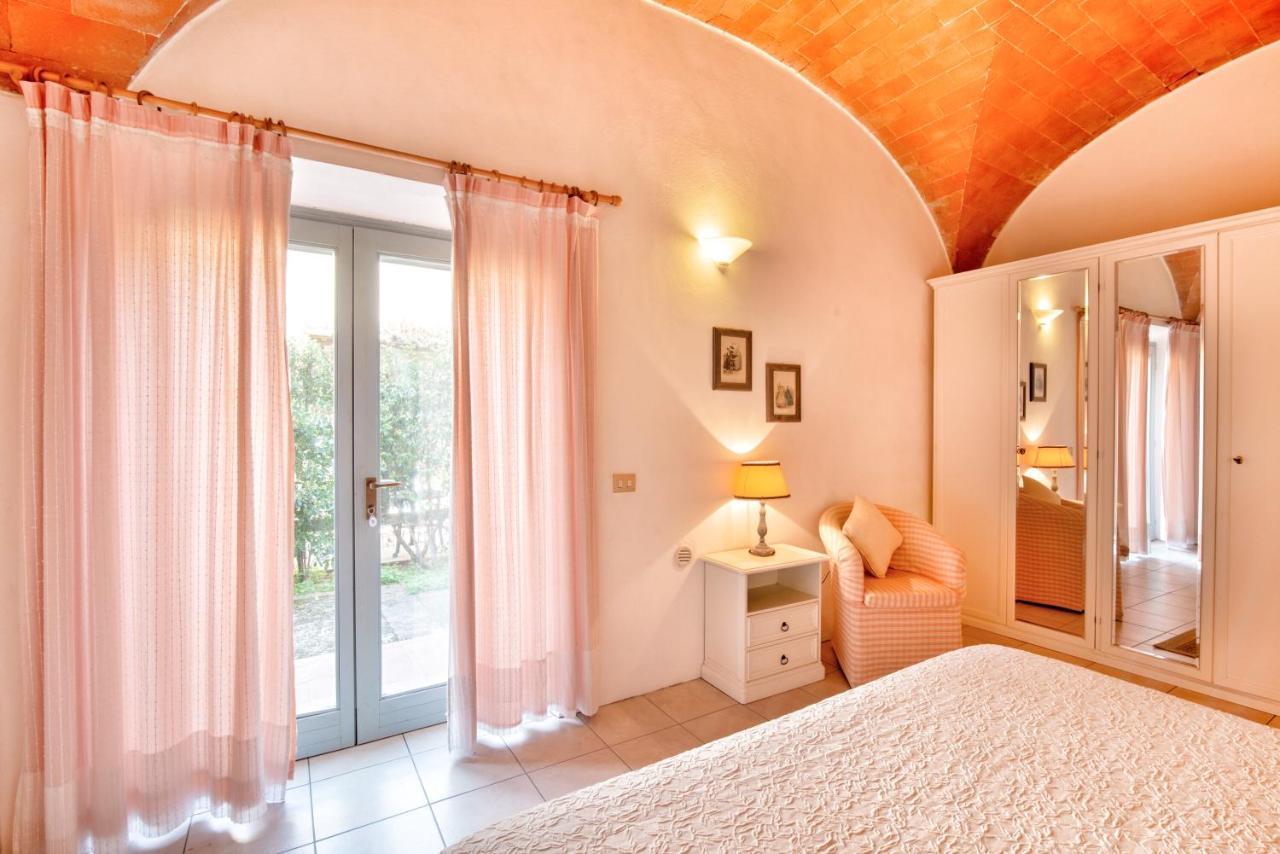 Appartamenti Villa La Fonte Сан Джиминяно Екстериор снимка